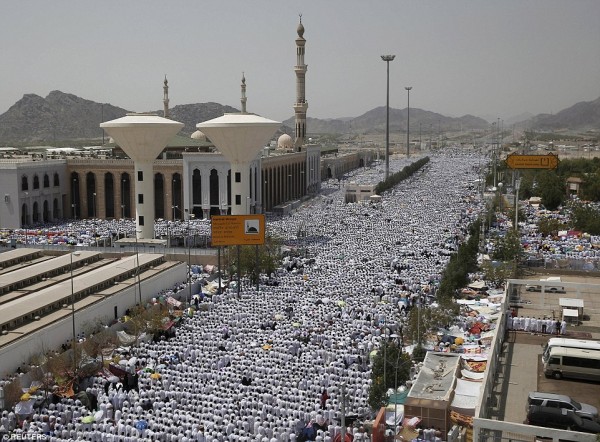Pilgrims in Mina