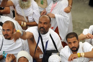 Muslim pilgrims throw pebbles at pillars during the "Jamarat" ritual: Iranians are not coming in September