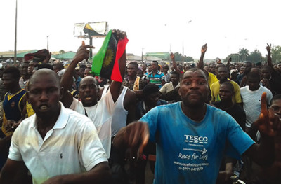 A cross section of people protesting the arrest of Radio Biafra’s director, Nnamdi Kanu