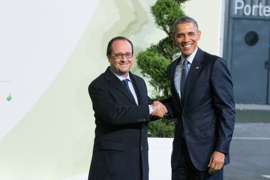 Hollande welcomes US President Barack Obama to the Paris talks