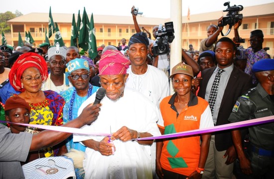 Aregbesola commissions Olufi school, Gbongan