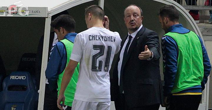 Dumped out of Copa Del Rey: Benitez and Cheryshev at half time of the ill-fated match