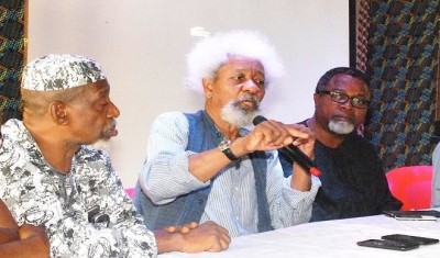 L-R: Odia Ofeimun, left and Wole Soyinka, centre