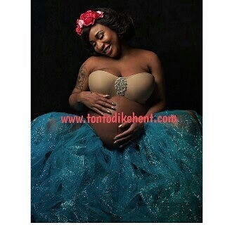Tonto Dikeh with her baby bump
