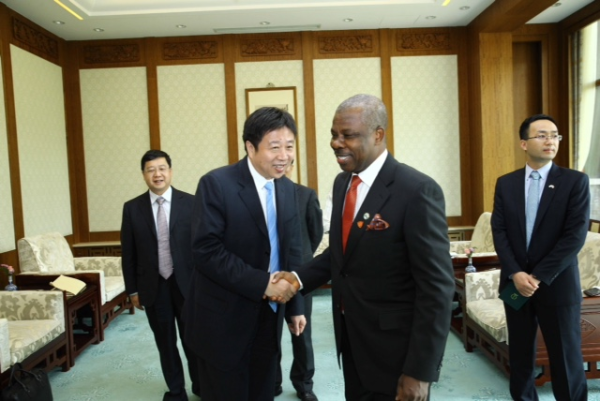 Governor Amosun, second right, and his hosts in China