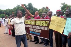 Pro Saraki protesters demonstrating outside the court ( Photo: Femi Ipaye)