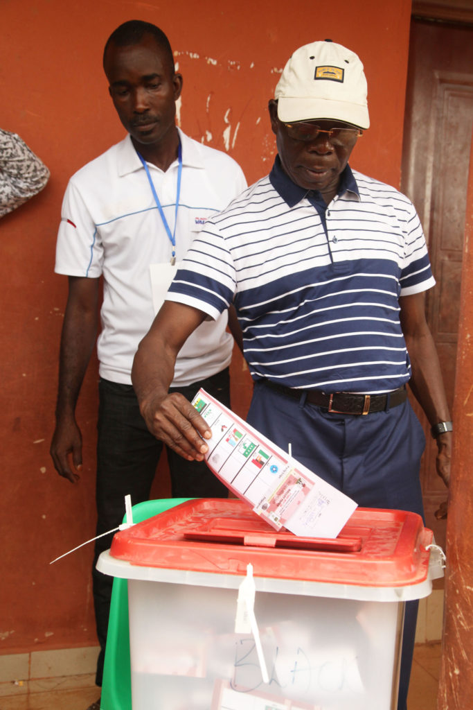 oshiomhole-vote-3