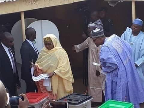 Daura Voting Centre, Buhari’s Body Language and His Wife, Aisha