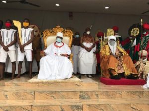 The Emir of Kano, HRH, Aminu Ado-Bayero, during his courtesy visit to his Benin Kingdom counterpart, Oba Ewuare ll on Saturday