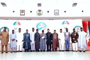 Governor of Rivers State, Nyesom Ezenwo Wike (4th from right) and his colleagues during the PDP Governors' Forum meeting in Uyo, Akwa-Ibom State on Monday.