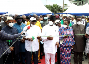 L-R: Former Governor of Rivers State, Sir Celestine Omehia,Chairman of Greater Port Harcourt Development Authority, Chief Ferdinand Anabraba, former Senate President, Senator David Mark, Governor of Rivers State, Nyesom Ezenwo Wike, Deputy Governor of Rivers State, Dr. (Mrs) Ipalibo Harry-Banigo and Speaker of the Rivers State House of Assembly, Rt Hon. Ikuinyi O. Ibani during the inauguration of Isaiah Odoli/Omerelu Streets, New GRA, Port Harcourt on Wednesday.