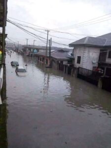 Flood takes over major streets of Port Harcourt after over 10 hours of rainfall
