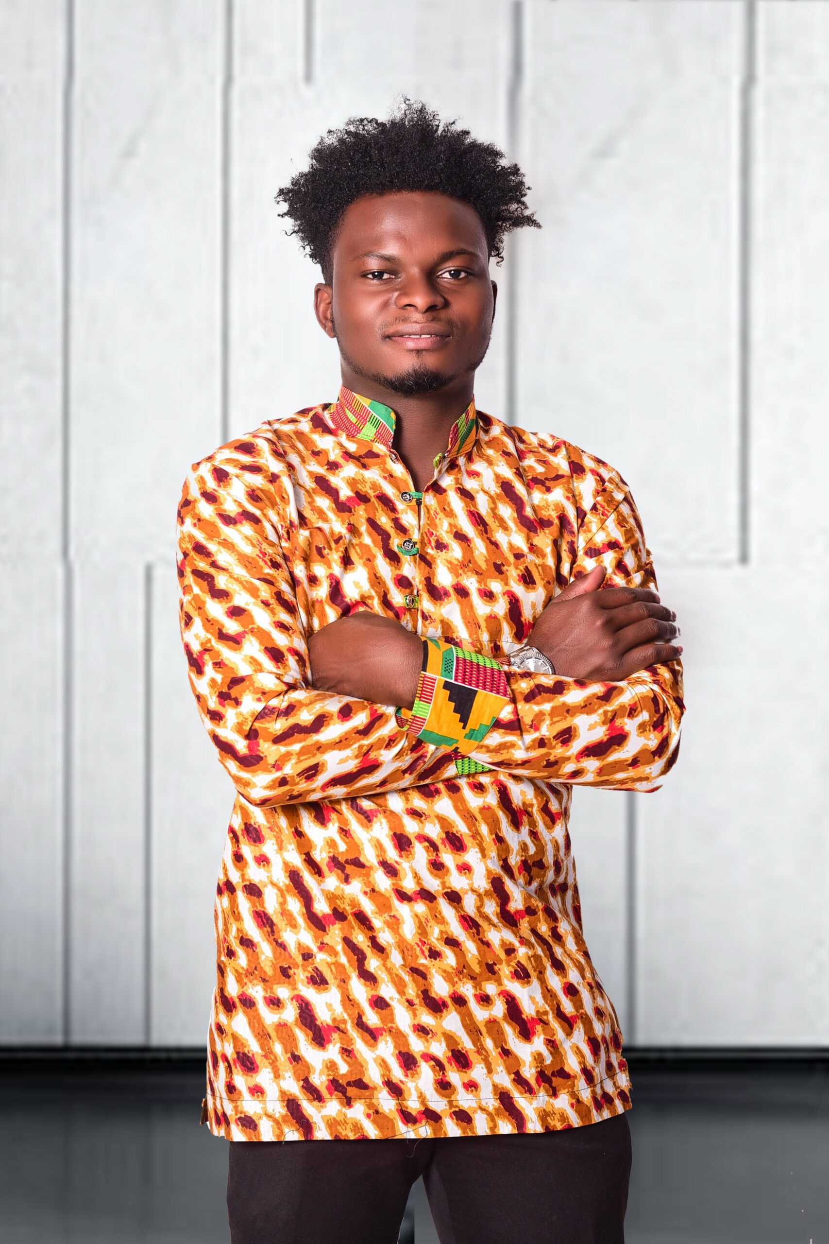 Jeremiah Thoronka: invented a device that uses kinetic energy from traffic and pedestrians to generate clean power, has won the 2021 Chegg.org Global Student Prize. The prize is worth $100,000.