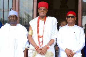 L-R: Former Gombe State governor, Dr. Ibrahim Hassan Dankwambo; the Obi of Onitsha, Nnaemeka Alfred Achebe and Governor of Rivers State, Nyesom Ezenwo Wike during the latter's visit to the Obi's palace in Onitsha, Anambra State to notify him of presidential ambition.