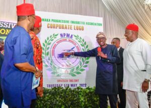 R-L: President, Ndigboamaka Progressive Market Association, Chief Dr. Jude Okeke; Lagos State Governor, Mr Babajide Sanwo-Olu and others during the unveiling of the Corporate Logo of the Ndigboamaka Progressive (Markets) Association, during the group’s 2022 All Markets Conference themed: “Development and Sustainability of Nation’s Economy – The Role of Traders and Government Agencies” at the Festival Hotel, Amuwo Odofin, on Thursday, May 5, 2022.