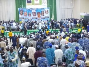 Tinubu at the meeting with APC members in Kano