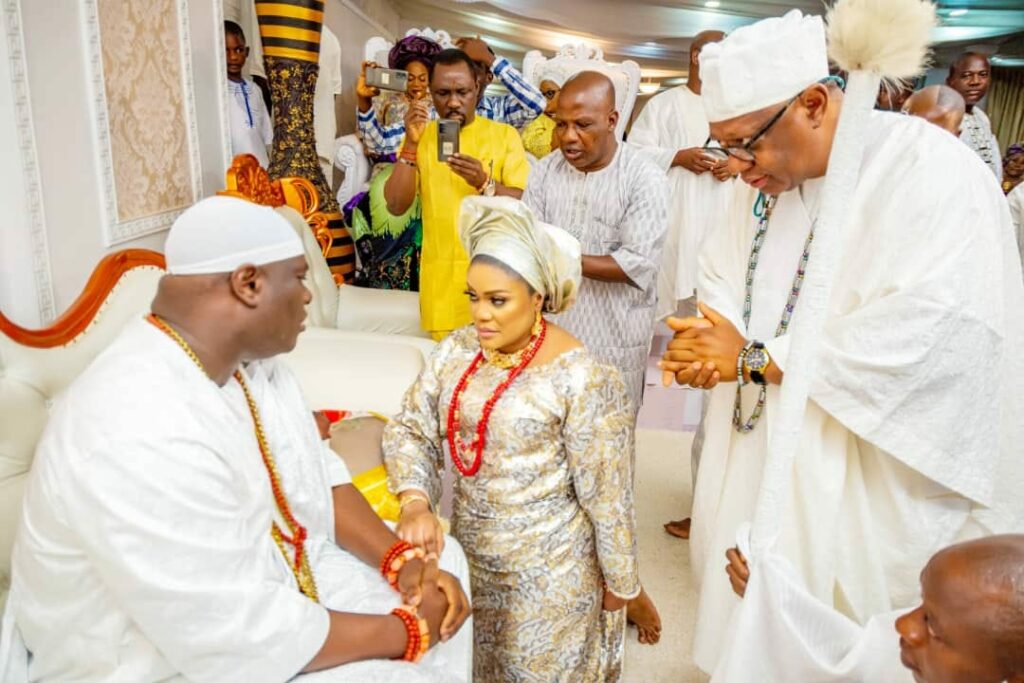 Ooni of Ife, Oba Enitan Ogunwusi Ojala 11 and his new wife, Mariam Anako.