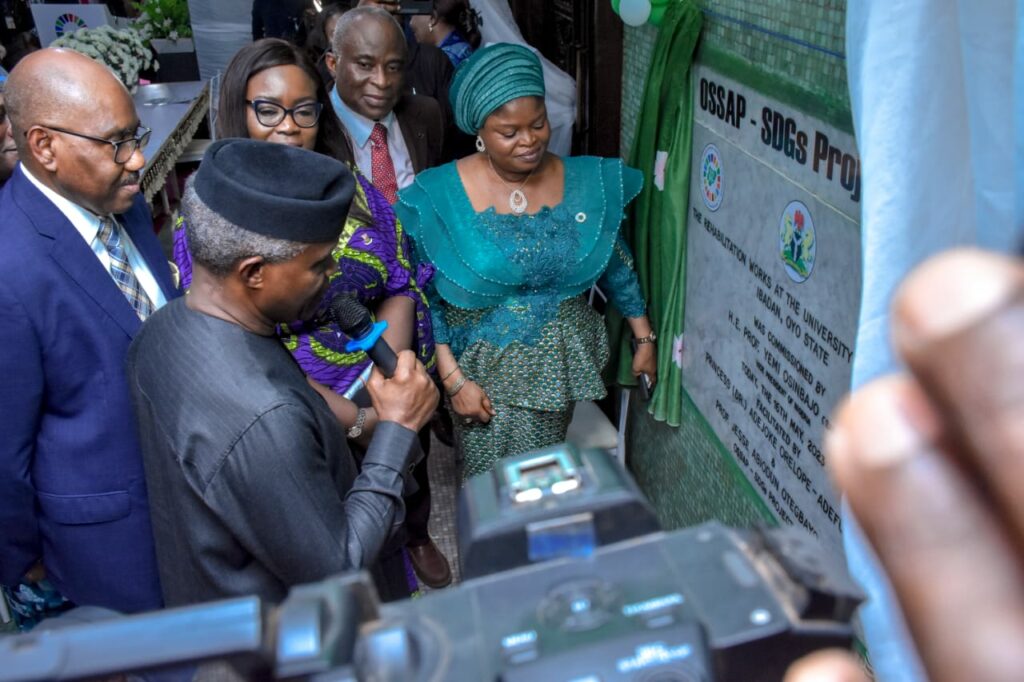 VP Yemi Osinbajo and Princess Orelope-Adefulire, others at the commissioning of the projects at the UCH