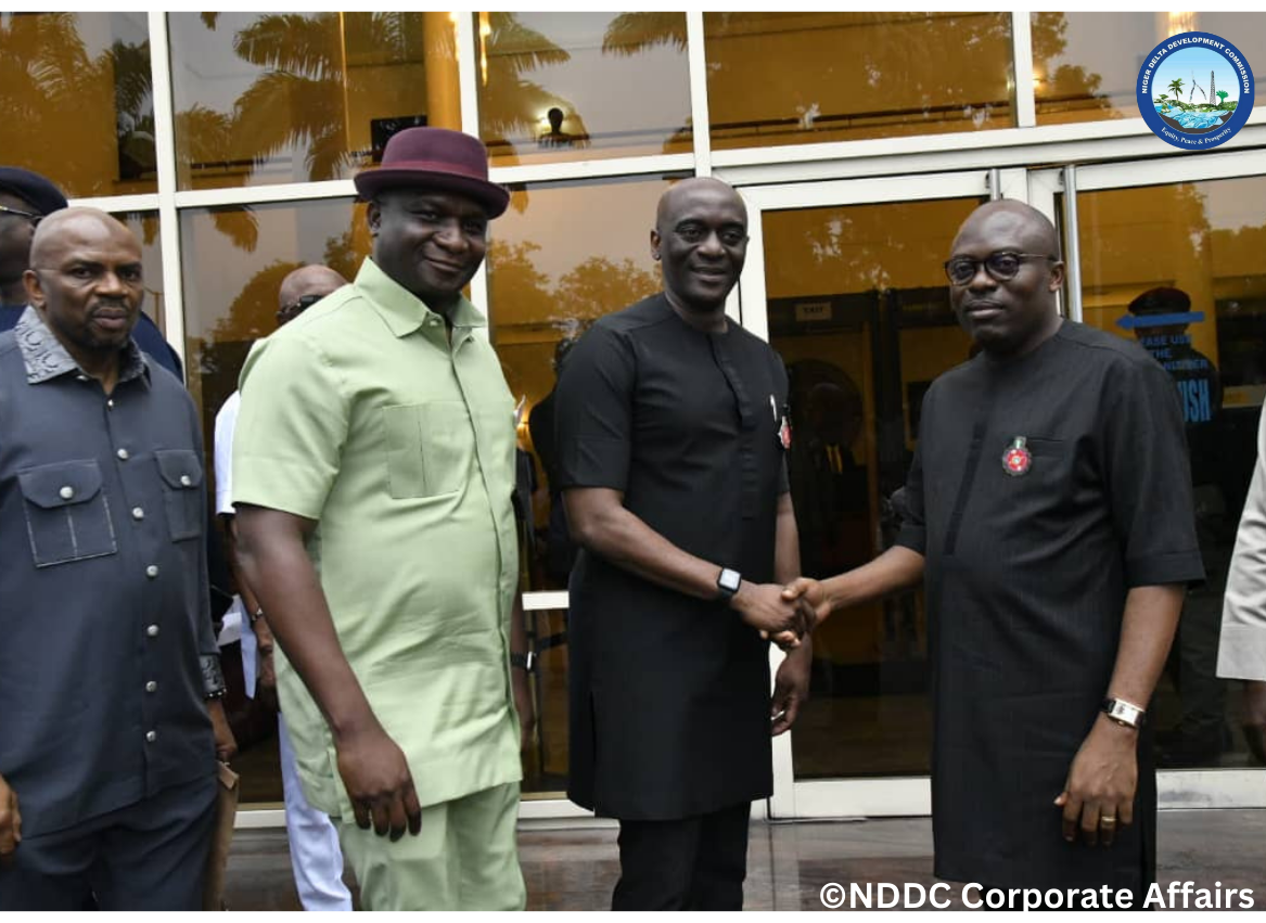 The Rivers State Governor, Sir Siminalayi Fubara, (right) welcoming the Chairman of the NDDC Governing Board, Mr. Chiedu Ebie, (2nd right) during a courtesy visit at the Rivers State Government House, Port Harcourt. Second left is the NDDC Managing Director, Dr Samuel Ogbuku, while the Executive Director Finance and Administration, Alabo Boma Iyaye, is on the left.