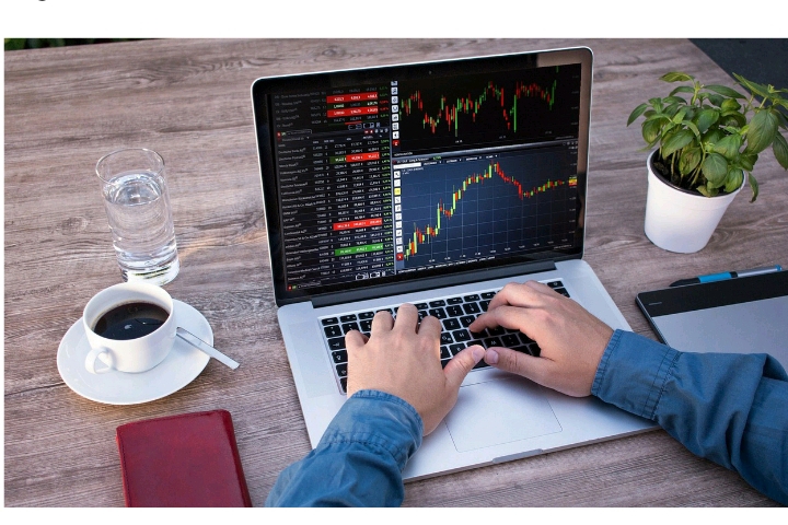 A forex broker at work