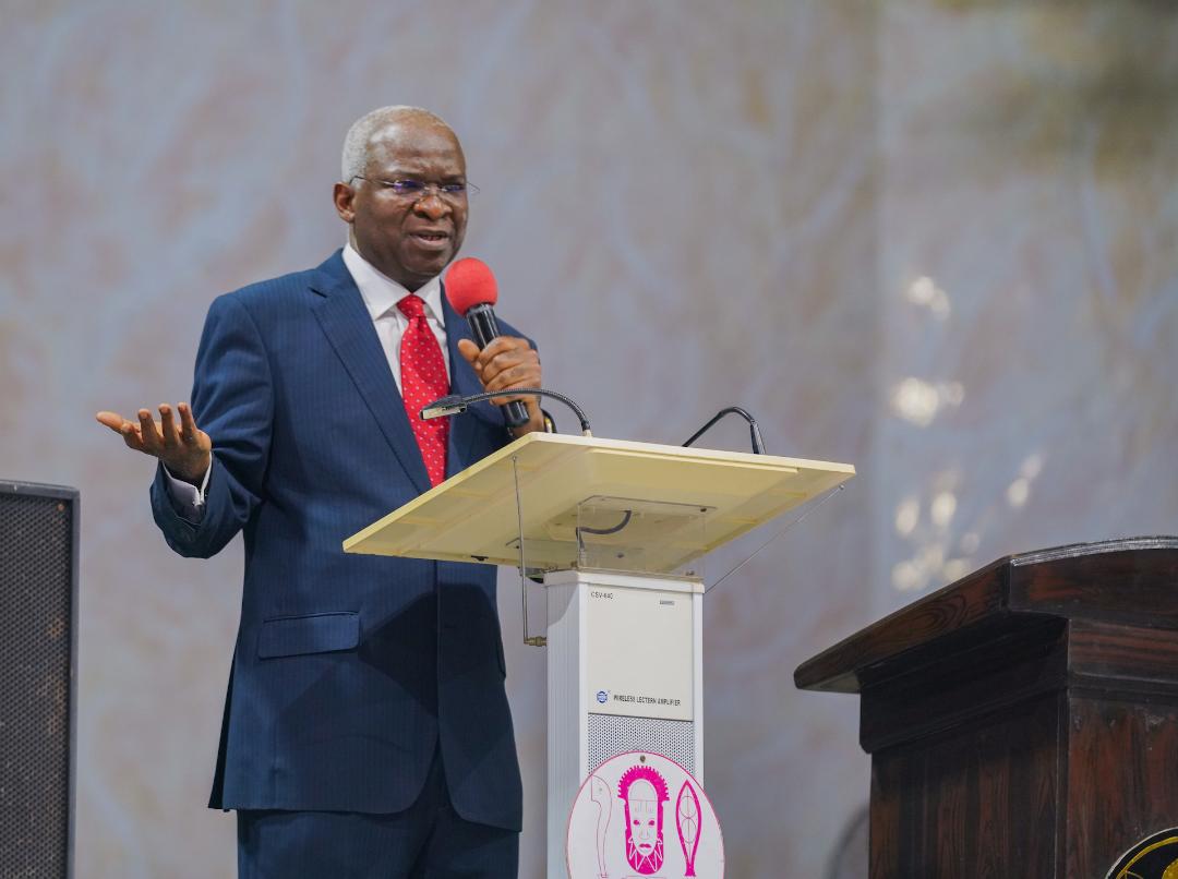 Guest Lecturer, Mr. Babatunde Fashola, SAN (left), delivering his address during the 19th Justice Idigbe Memorial Lecture with the theme," Duty and Citizenship:The Social Contract" at the Akin Deko (Main) Auditorium University of Benin, Ugbowo Campus, Benin City, Edo State on Wednesday, 1st November 2023.