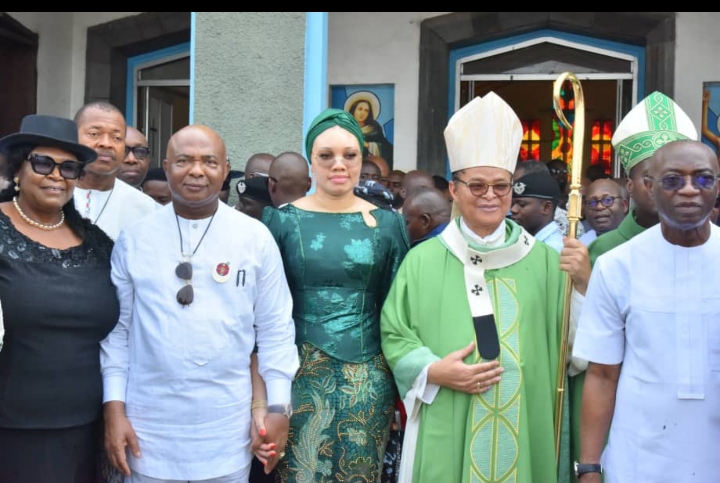 L-R: Imo State Chief Judge, Justice Theresa Chikeka, Governor Hope Uzodimma and wife, Chioma, Catholic Archbishop of Owerri, Most Rev. Lucius Ugorji and Deputy Governor of Imo State, Prof. Placid Njoku at the Pre- inauguration cum Armed Forces Remembrance Day Thanksgiving Service at Maria Assumpta Cathedral Owerri...Sunday