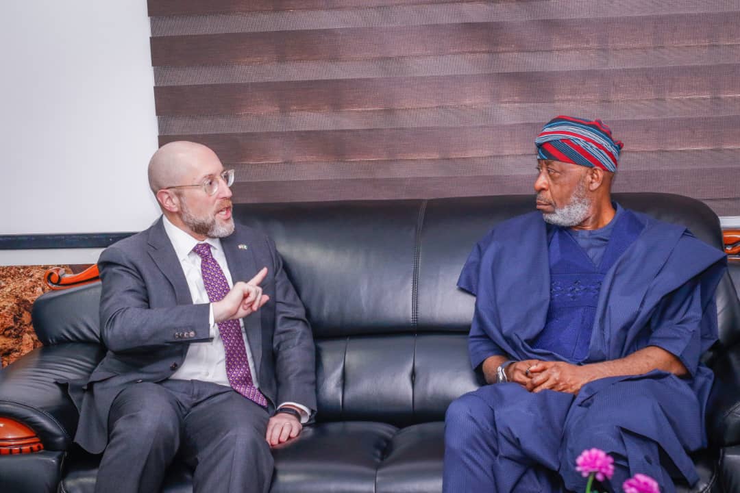 Minister of Solid Minerals Development, Dr. Dele Alake (right) received the Deputy Chief of Mission, Embassy of the United States of America, David J. Greene in his office in Abuja, on Feb. 1, 2024.