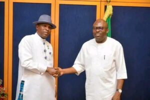 (Left to Right) Head of delegation,Didacus Egor Egbeji, and Deputy Commandant, National Institute for Security Studies, NISS,Governor Siminalayi Fubara today during the courtesy visit of NISS delegation.