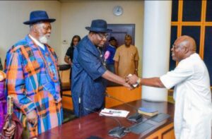 (L-R) Chief Alfred Diette Spiff former Military Administrator of of Rivers, Senator Seriake Dickson former Governor of Bayelsa State shaking hands with Governor Siminalayi Fubara today at Government House,Port Harcourt.