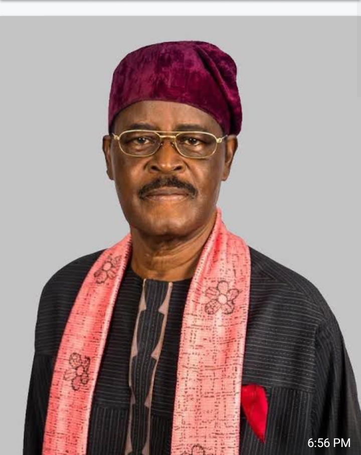 Dr Amos Akingba