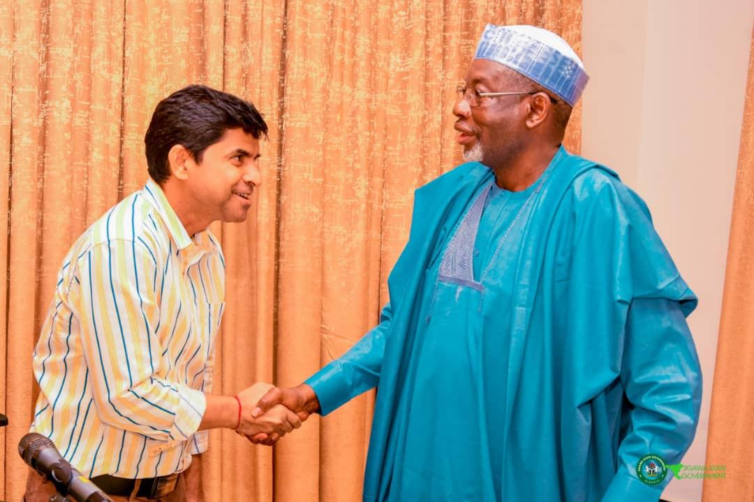 Mr. Sidlan in a warm handshake with Governor Namadi.jpg