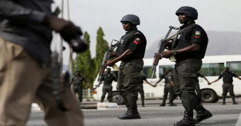 Nigerian policemen2.jpg
