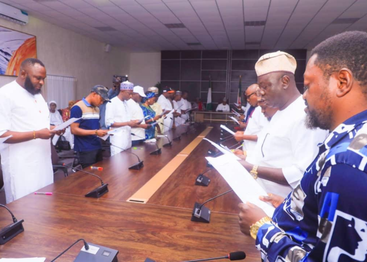 Ododo inaugurates LG Chairmen.jpg