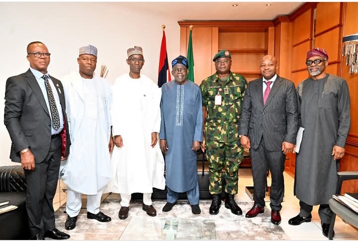 Presídent Tinubu met with security chiefs at the State House in Abuja