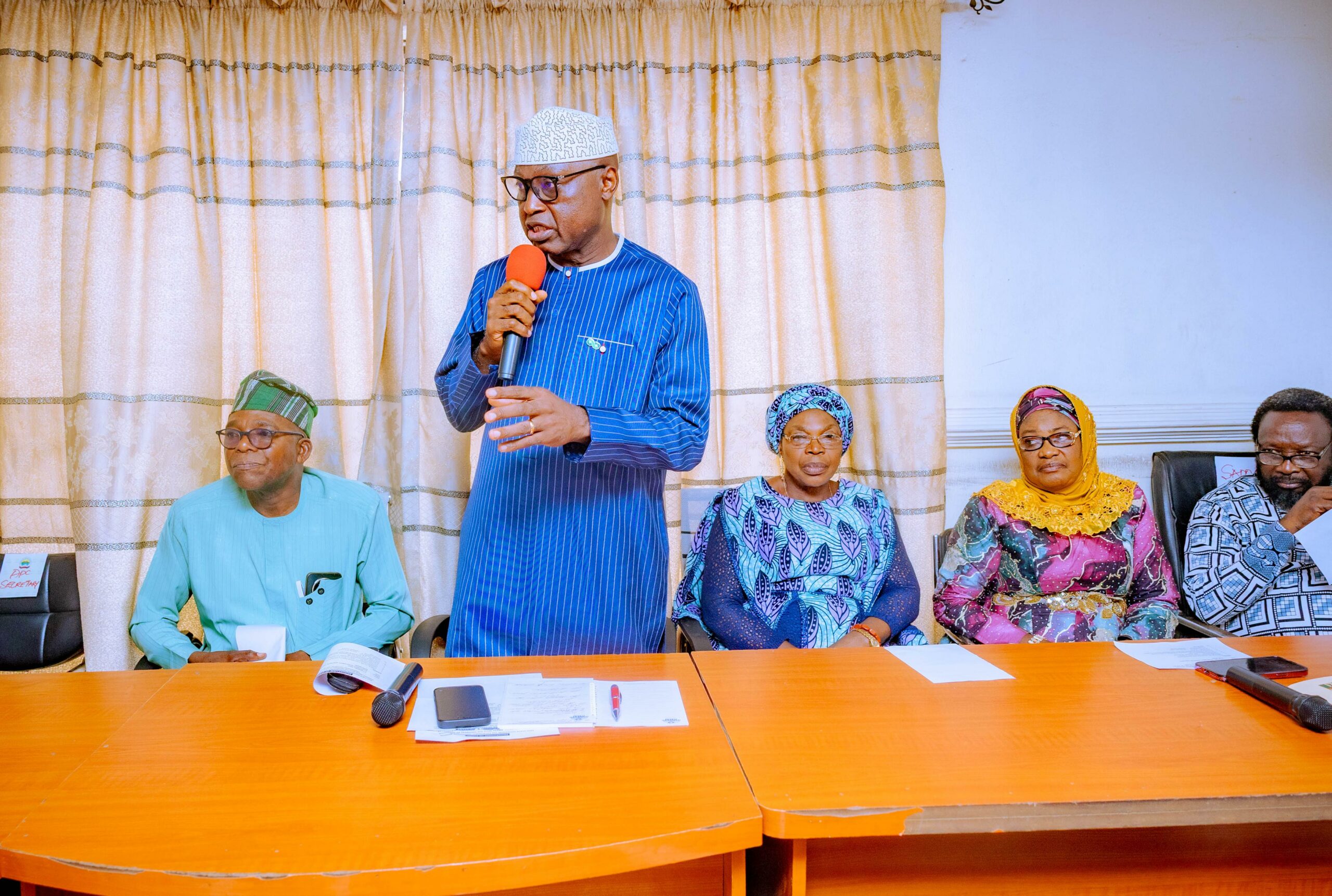 Governor Oyebanji speaking at the APC Secretariat
