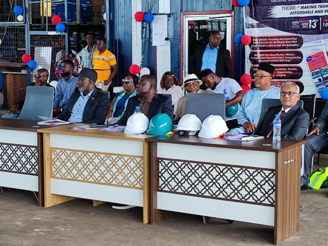 Indian Ambassador to Liberia, HE Manoji Bihari Verma, delivering his speech at the ground breaking event, with dignitories listening with rapt attention