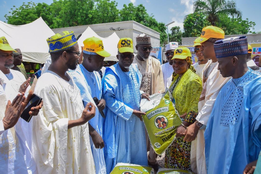 Minister of Labour and Employment, Dan'Agundi and other dignitaries during the empowerment programme in Kano