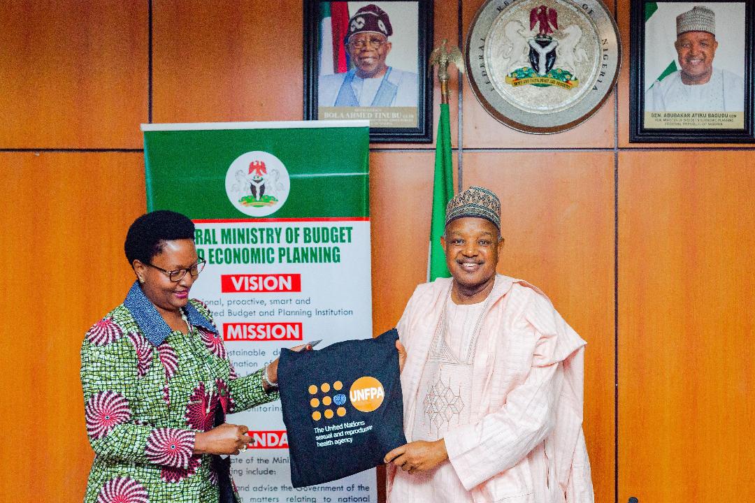 United Nations Population Fund Resident Representative in Nigeria, Ms Muriel Mafico (left), and Minister of Budget and Economic Planning, Senator Abubakar Bagudu, during a courtesy visit by the resident representative to the minister in Abuja on Monday 20/10/25 PHOTO: FMBEP