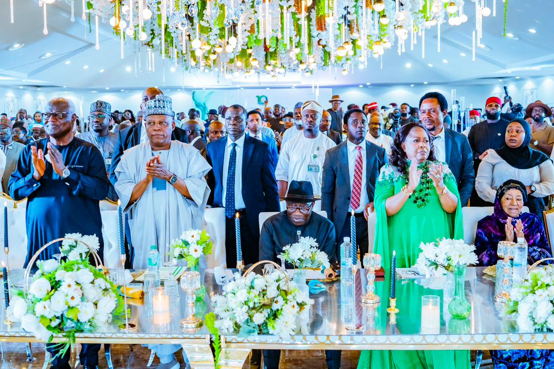 L-R: Former President of Sierra Leone, Dr Ernest Bai Koroma; VP Sherttima; Former President Jonathan; former First Ladies, Dame Patience Jonathan and Hajiya Maryam Abacha during the 10th anniversary dinner of the Goodluck Jonathan Foundation in Abuja