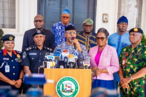 L-R: State Commandant, Nigeria Security and Civil Defense Corps (NSCDC), Remilekun Omolade Ekundayo; Commissioner of Police, Lanre Ogunlowo; Ogun State Governor, Prince Dapo Abiodun; State Director, Department of State Services (DSS), Atimibara Digitemie, and the Commandant, 35 Artillery Brigade, Alamala, Abeokuta, Brig. Gen. Godwin Nwamba, during a security meeting with the Governor in Iperu, on Monday.
