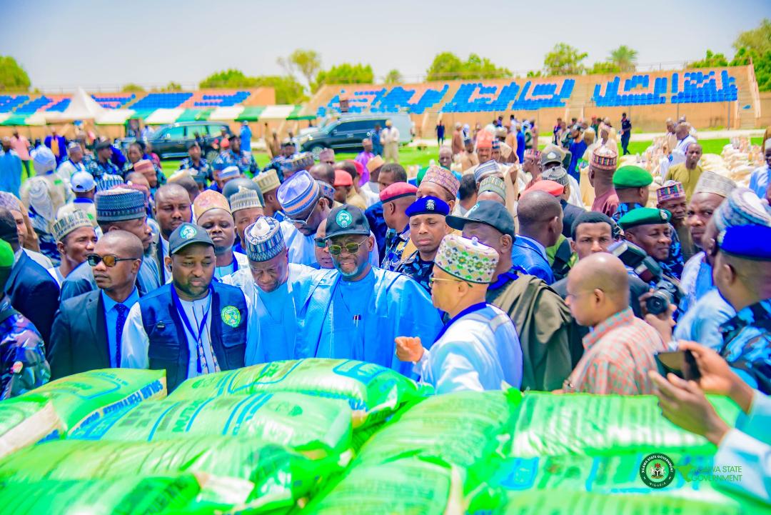 Jigawa Flags Off Distribution of 6,000 Solar Pumps, Fertilisers to Boost Wet Season Farming