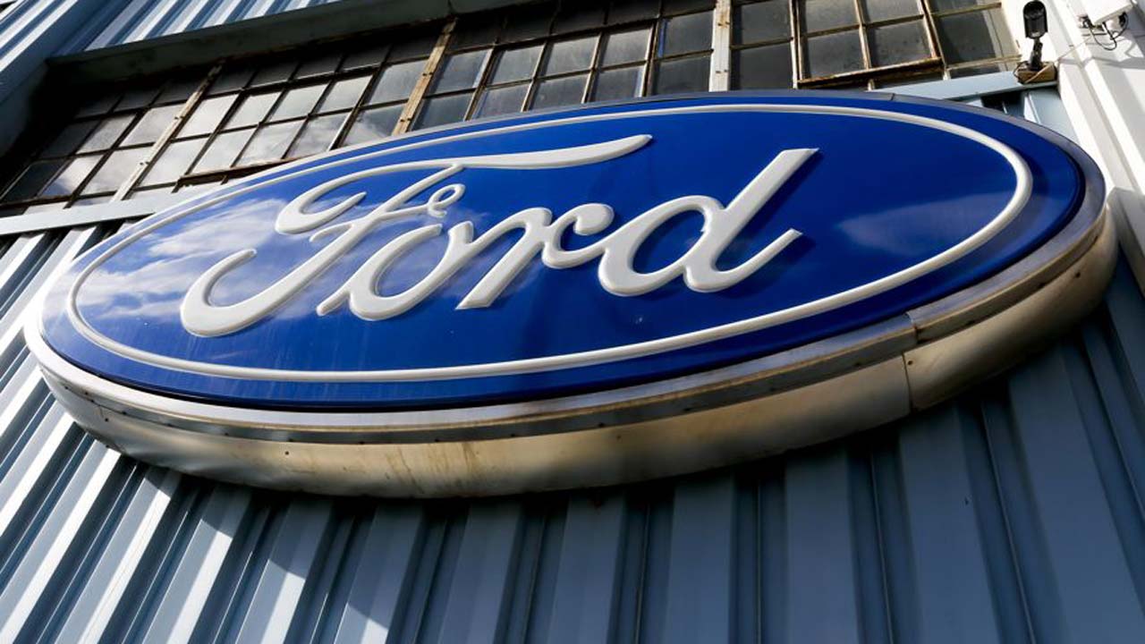 The Great AI Reversal: Why Ford, IBM, Klarna, Others Are Hiring Humans Again